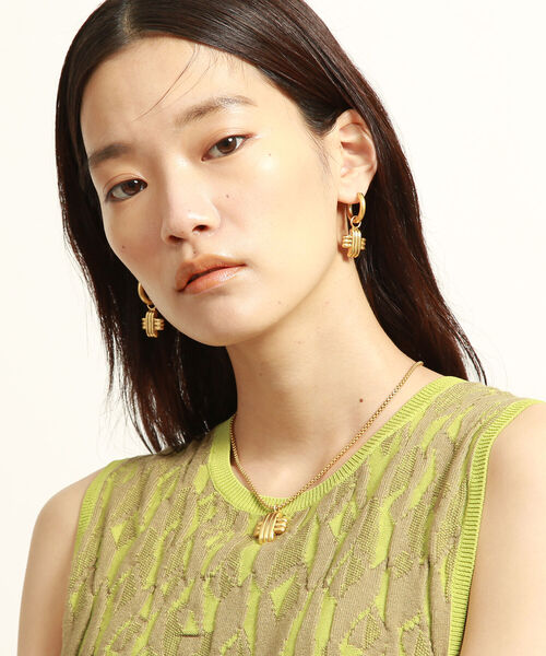 Ray BEAMS（レイビームス）の「Ray BEAMS / クロス ネックレス（ネックレス・レディース・ゴールド・ONE SIZE）」の4枚目の写真