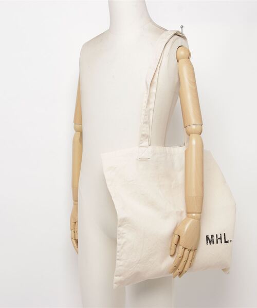 MHL.(エムエイチエル)の「LIGHT COTTON DRILL(トートバッグ・レディース・ナチュラル/ブラック・FREE)」の6枚目の写真