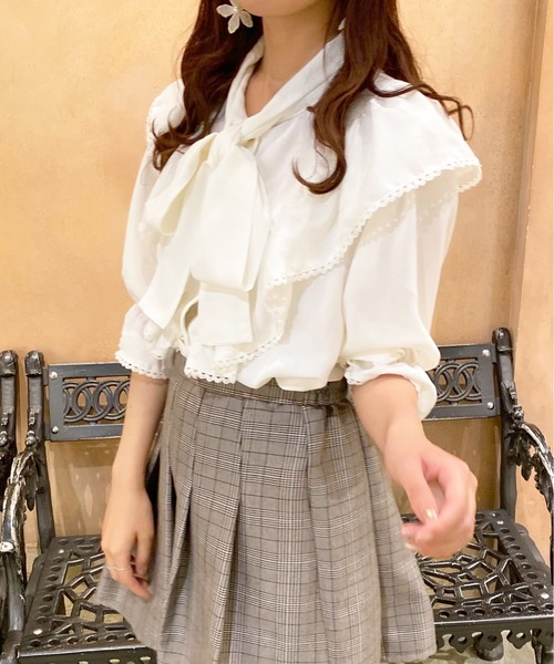 apres jour(アプレジュール)の「ピコレースフリルボウタイブラウス【ZOZOTOWN限定アイテム】(シャツ/ブラウス・レディース・ブラック/オフホワイト/モカ/アイボリー・X-LARGE/フリー)」の5枚目の写真