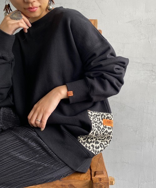 UNIVERSAL OVERALL（ユニバーサルオーバーオール）の「[UNIVERSAL OVERALL/ユニバーサルオーバーオール] 別注 カバーオールスウェット（スウェット・レディース・ブラック/ブルー/グレイッシュベージュ・S/M/L/XL）」の2枚目の写真