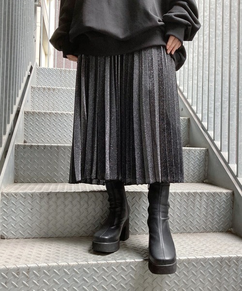 Figments（フィグメンツ）の「ヒールスクエアトゥブーツ（ブーツ・レディース・ブラック/オフホワイト・SMALL/MEDIUM）」の2枚目の写真