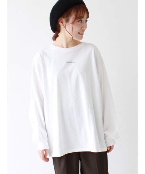 ehka sopo(エヘカソポ)の「ワンポイントロゴロングTシャツ(Tシャツ/カットソー・レディース・オフホワイト/ブルー/モカ/キナリ・フリ-)」の1枚目の写真