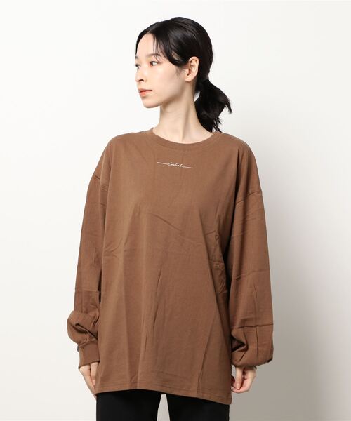 ehka sopo(エヘカソポ)の「ワンポイントロゴロングTシャツ(Tシャツ/カットソー・レディース・オフホワイト/ブルー/モカ/キナリ・フリ-)」の10枚目の写真