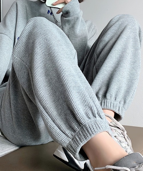 me+em select(ミームセレクト)の「【 5color 】ワッフルジョガーパンツ【数量限定販売】(スウェットパンツ・レディース・チャコールグレー/ブラック/グレー/ブルー/アイボリー・MEDIUM/LARGE)」の14枚目の写真