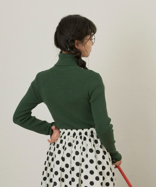 MERLOT（メルロー）の「リブタートルネックニット（ニット/セーター・レディース・グリーン/ワインレッド/マスタード/ホワイト・FREE）」の17枚目の写真