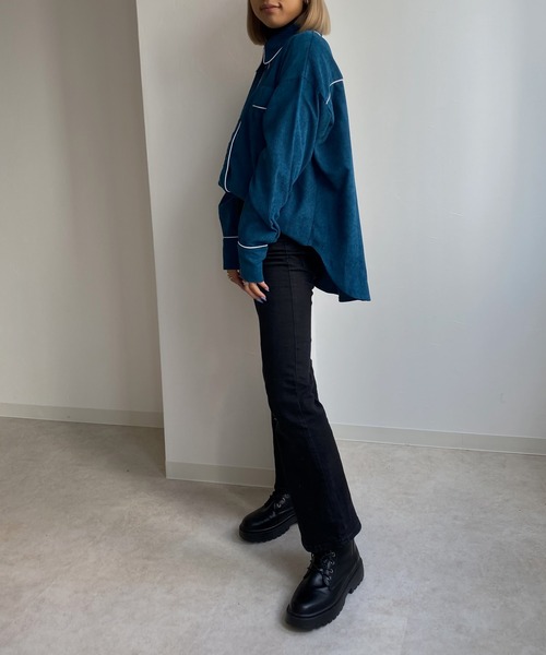 Avvenente（アベネンテ）の「【Avvenente】コーデュロイパイピングシャツ（シャツ/ブラウス・レディース・ブルー/ライトブラウン・FREE）」の22枚目の写真