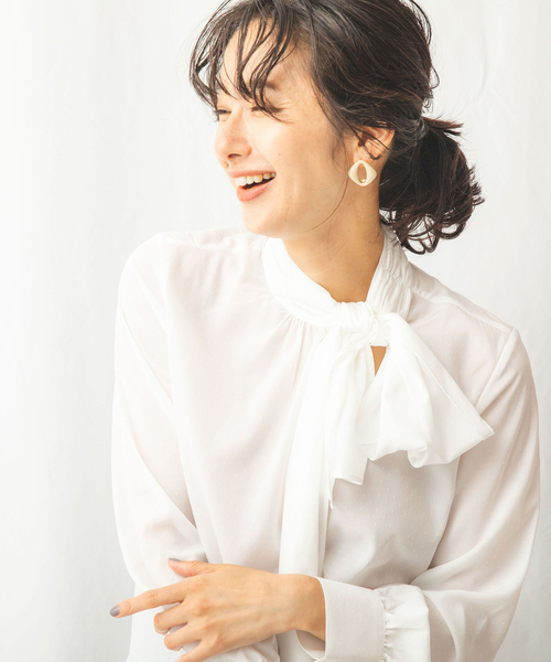 NARACAMICIE（ナラカミーチェ）の「シャドードットサイドボウタイ