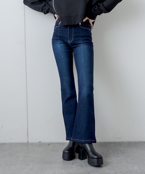 RASVOA(ラスボア)の「フレアステッチデニム(デニムパンツ・レディース・ネイビー/ブラック・S/M)」の1枚目の写真