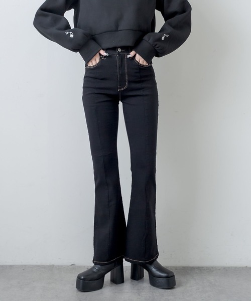RASVOA(ラスボア)の「フレアステッチデニム(デニムパンツ・レディース・ネイビー/ブラック・S/M)」の2枚目の写真