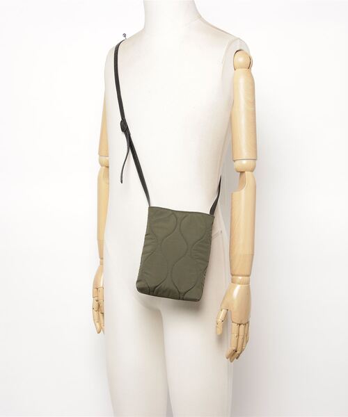 WEGO(ウィゴー)の「WEGO/キルティングミニマルポシェット(ショルダーバッグ・メンズ・カーキ/ブラック系その他・FREE)」の10枚目の写真