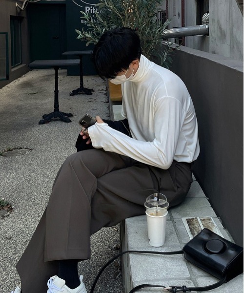 ASCLO（エジュクロ）の「ASCLO ウォーマータートルネックTシャツ（Tシャツ/カットソー・メンズ・ブラック/グレー/アイボリー・FREE）」の20枚目の写真