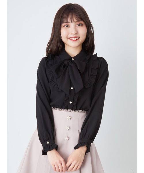 Ank Rouge(アンクルージュ)の「ラウンドヨークリボンタイブラウス(シャツ/ブラウス・レディース・ブラック/オフホワイト/ピンク・M)」の3枚目の写真