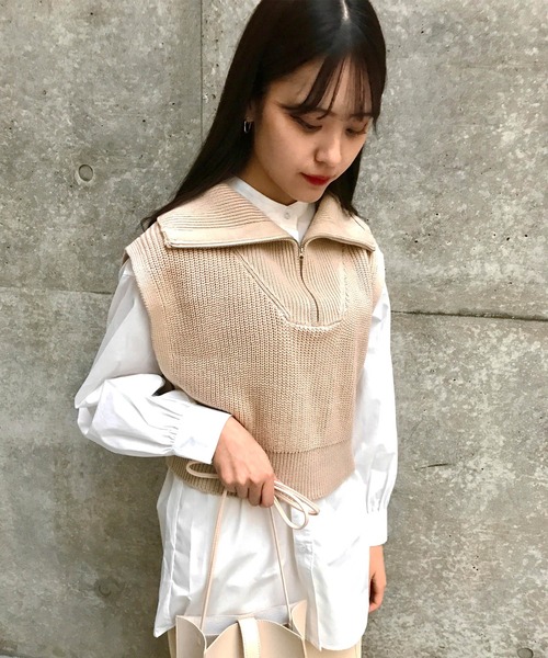 INGNI(イング)の「ZIPニットベスト+バンドカラーシャツ/SET(ニット/セーター・レディース・ブラック/ベージュ/ライトグリーン/アイボリー・M)」の1枚目の写真