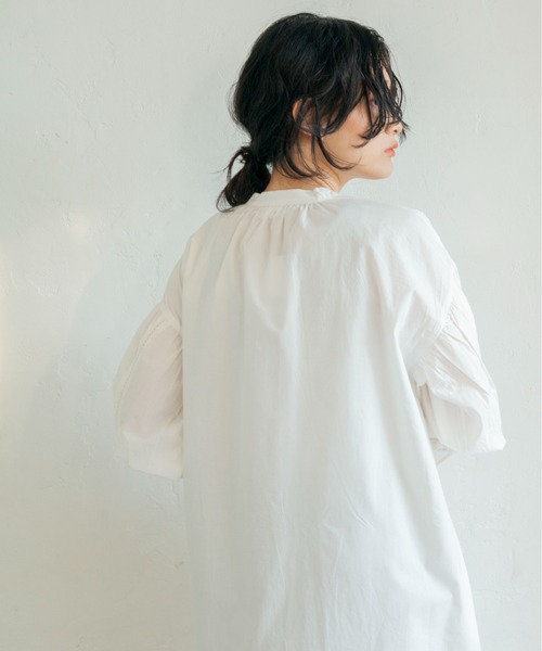 ANGIE(アンジー)の「コットン刺繍ロングワンピース(シャツワンピース・レディース・オフホワイト/ブルー/スミクロ・FREE)」の8枚目の写真