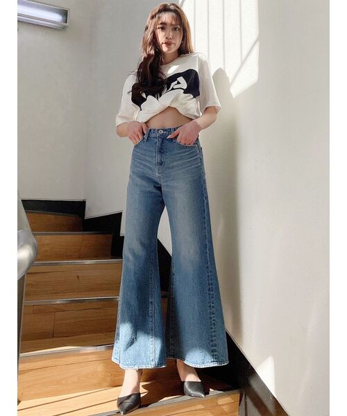 GYDA（ジェイダ）の「ハイウエストバックスリットワイドデニムパンツ（デニムパンツ・レディース・ライトブルー/ブルー・SMALL/MEDIUM）」の21枚目の写真