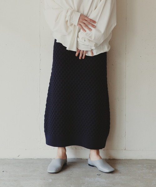 Kari & lili（カウリアンドリィリィ）の「柄編みニットスカート（スカート・レディース・ライトパープル/ダークブルー/ライトグレー/オフホワイト・FREE）」の4枚目の写真