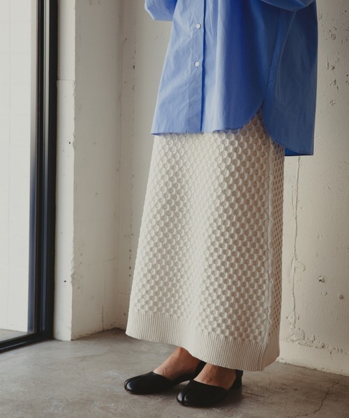 Kari & lili（カウリアンドリィリィ）の「柄編みニットスカート（スカート・レディース・ライトパープル/ダークブルー/ライトグレー/オフホワイト・FREE）」の2枚目の写真