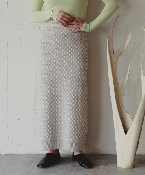 Kari & lili（カウリアンドリィリィ）の「柄編みニットスカート（スカート・レディース・ライトパープル/ダークブルー/ライトグレー/オフホワイト・FREE）」の3枚目の写真