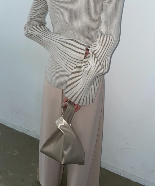 AIC.（エーアイシー）の「再入荷 アシンメトリーミニバッグ/フェイクレザー/ラメ（ハンドバッグ・レディース・ブラック/ピンク/シルバー/オレンジ/ブルー/ゴールド/カーキ/ホワイト系/その他1/その他2・FREE）」の21枚目の写真