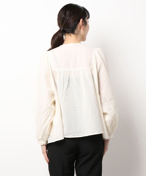 Samansa Mos2（サマンサ モスモス）の「コットンカポック切替ピンタックブラウス（シャツ/ブラウス・レディース・ベージュ/チャコール/キナリ・ﾌﾘ-）」の5枚目の写真