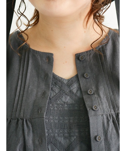 Samansa Mos2（サマンサ モスモス）の「コットンカポック切替ピンタックブラウス（シャツ/ブラウス・レディース・ベージュ/チャコール/キナリ・ﾌﾘ-）」の12枚目の写真
