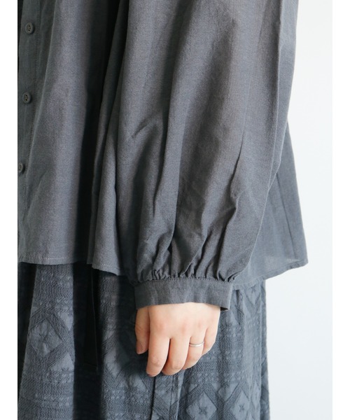 Samansa Mos2（サマンサ モスモス）の「コットンカポック切替ピンタックブラウス（シャツ/ブラウス・レディース・ベージュ/チャコール/キナリ・ﾌﾘ-）」の16枚目の写真