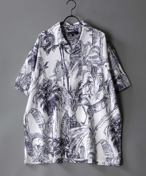 SITRY(シトリー)の「Oversize Drop shoulder Patterned shirt/オーバーサイズ ドロップショルダー 総柄 半袖シャツ(シャツ/ブラウス・メンズ・ホワイト/ライトグレー/ブラック/ブラウン/オフホワイト/サックスブルー/ピンク/イエロー/オレンジ/グリーン/マスタード/ラベンダー/ホワイト系その他/ブラック系その他/ブラック系その他2・M/L)」の4枚目の写真