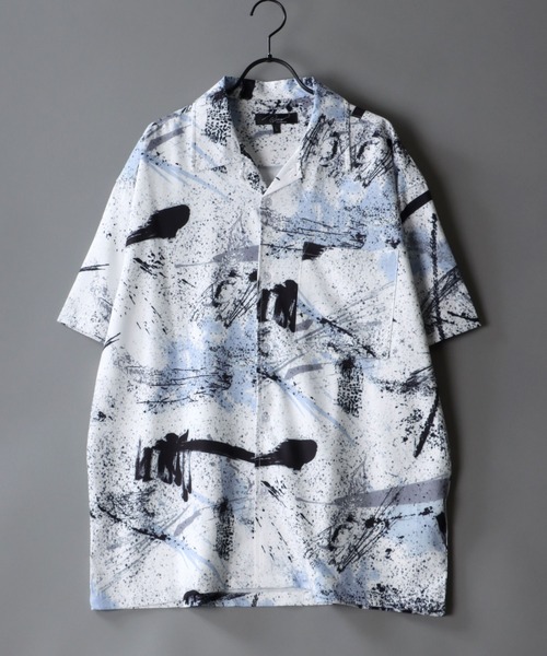 SITRY(シトリー)の「Oversize Drop shoulder Patterned shirt/オーバーサイズ ドロップショルダー 総柄 半袖シャツ(シャツ/ブラウス・メンズ・ホワイト/ライトグレー/ブラック/ブラウン/オフホワイト/サックスブルー/ピンク/イエロー/オレンジ/グリーン/マスタード/ラベンダー/ホワイト系その他/ブラック系その他/ブラック系その他2・M/L)」の2枚目の写真