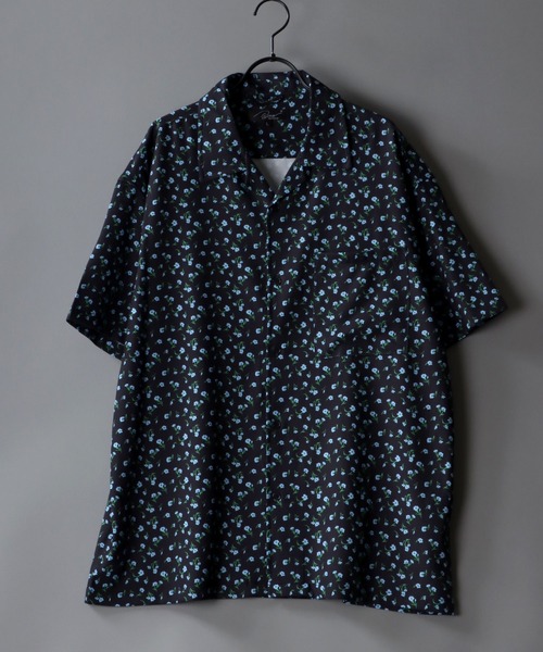 SITRY(シトリー)の「Oversize Drop shoulder Patterned shirt/オーバーサイズ ドロップショルダー 総柄 半袖シャツ(シャツ/ブラウス・メンズ・ホワイト/ライトグレー/ブラック/ブラウン/オフホワイト/サックスブルー/ピンク/イエロー/オレンジ/グリーン/マスタード/ラベンダー/ホワイト系その他/ブラック系その他/ブラック系その他2・M/L)」の5枚目の写真