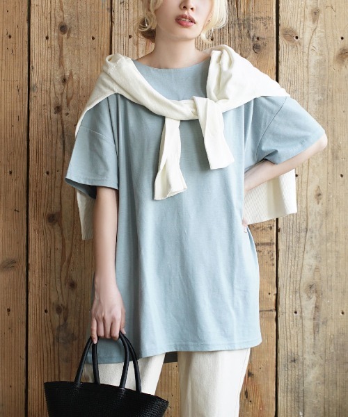 zootie(ズーティー)の「【シンプルさが丁度いいオーバーサイズT】 URBAN PLUS オーバーカットソー(Tシャツ/カットソー・レディース・ライトピンク/ブラック/ライトブルー/チャコール/イエロー系その他/オフホワイト/グレイッシュブルー/ライトカーキ/グレイッシュベージュ/ネイビー/アイボリー/ラベンダー/ライトベージュ/スモークピンク/ブラウン系その他/ダークグリーン/テラコッタ・フリー)」の1枚目の写真