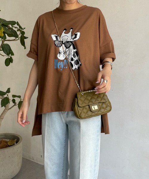 DouDou（ドゥドゥ）の「【A:new/アニュー】【WEB限定】ジラフプリントTEE（Tシャツ/カットソー・レディース・チャコールグレー/ブラウン/アイボリー・FREE）」の3枚目の写真