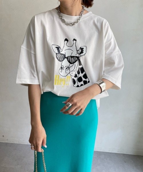 DouDou（ドゥドゥ）の「【A:new/アニュー】【WEB限定】ジラフプリントTEE（Tシャツ/カットソー・レディース・チャコールグレー/ブラウン/アイボリー・FREE）」の8枚目の写真