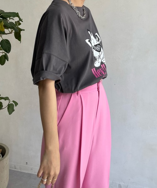 DouDou（ドゥドゥ）の「【A:new/アニュー】【WEB限定】ジラフプリントTEE（Tシャツ/カットソー・レディース・チャコールグレー/ブラウン/アイボリー・FREE）」の5枚目の写真