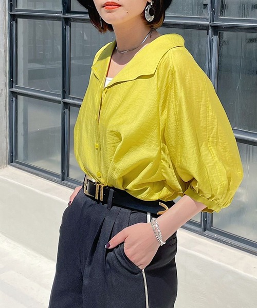 PAGEBOY（ページボーイ）の「BIGカラーブラウス（シャツ/ブラウス・レディース・ブラック/オフホワイト/イエロー系その他/グレイッシュベージュ・FREE）」の4枚目の写真
