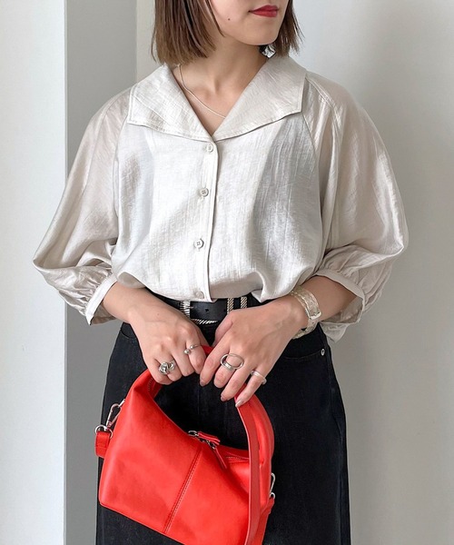 PAGEBOY（ページボーイ）の「BIGカラーブラウス（シャツ/ブラウス・レディース・ブラック/オフホワイト/イエロー系その他/グレイッシュベージュ・FREE）」の3枚目の写真