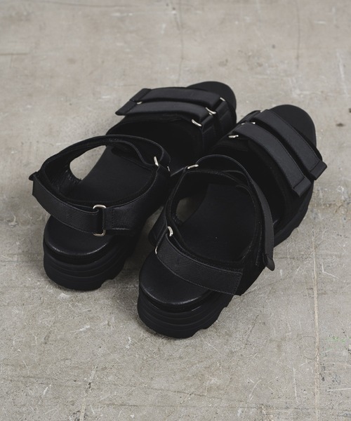 INTER FACTORY（インターファクトリー）の「ファッションインフルエンサー DAISUKE - ハイソールレザーベルトサンダル made in INTER FACTORY（サンダル・メンズ・ブラック・SMALL/MEDIUM/LARGE）」の2枚目の写真