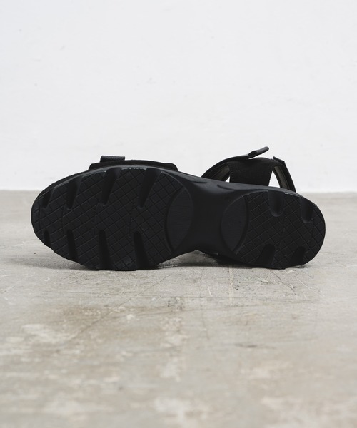 INTER FACTORY（インターファクトリー）の「ファッションインフルエンサー DAISUKE - ハイソールレザーベルトサンダル made in INTER FACTORY（サンダル・メンズ・ブラック・SMALL/MEDIUM/LARGE）」の8枚目の写真