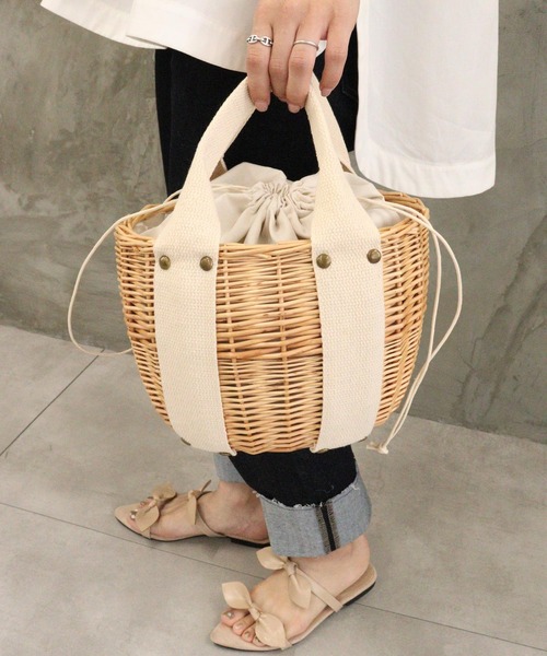 DONOBAN（ドノバン）の「バケット型柳バッグ（かごバッグ・レディース・アイボリー/ブラック・ONESIZE）」の8枚目の写真