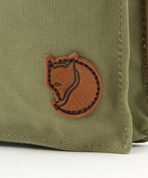 FJALL RAVEN （フェールラーベン）の「FJALLRAVEN / pocketU ミニショルダーバック（ショルダーバッグ・レディース・ライトブラウン/グリーン・ONE SIZE）」の7枚目の写真