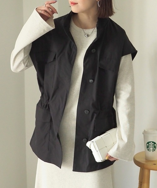 Riberry(リベリー)の「スタンドネック ミリタリーベスト(ベスト・レディース・ブラック/カーキ/ベージュ・FREE)」の2枚目の写真