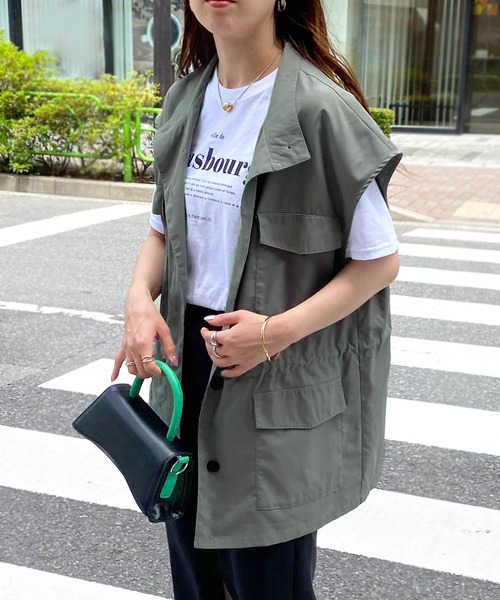 Riberry(リベリー)の「スタンドネック ミリタリーベスト(ベスト・レディース・ブラック/カーキ/ベージュ・FREE)」の4枚目の写真