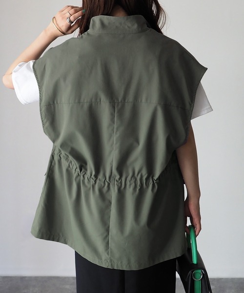 Riberry(リベリー)の「スタンドネック ミリタリーベスト(ベスト・レディース・ブラック/カーキ/ベージュ・FREE)」の7枚目の写真