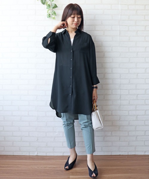 BELLUNA PLUS(ベルーナ)の「楊柳素材ポケット使いシャツワンピース(シャツワンピース・レディース・ネイビー/ピンク/ブルーグレー・MEDIUM/LARGE/X-LARGE)」の5枚目の写真