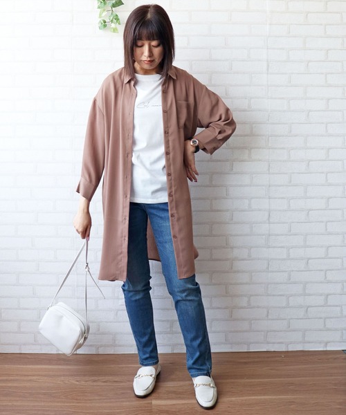 BELLUNA PLUS(ベルーナ)の「楊柳素材ポケット使いシャツワンピース(シャツワンピース・レディース・ネイビー/ピンク/ブルーグレー・MEDIUM/LARGE/X-LARGE)」の6枚目の写真