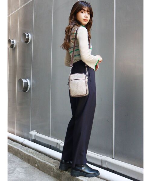 MURUA（ムルーア）の「ハイウエストワイドパンツ（スラックス・レディース・ブラック/グレー/オレンジ・1/2）」の15枚目の写真