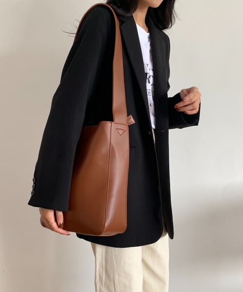 ECLIN（エクラン）の「フェイクレザー ワイドベルト ショルダーバッグ（ ポーチ付）（ショルダーバッグ・レディース・ブラック/ブラウン・FREE）」の7枚目の写真