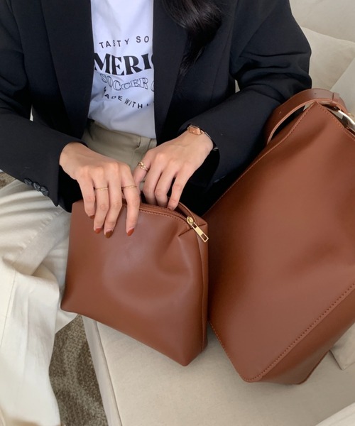 ECLIN（エクラン）の「フェイクレザー ワイドベルト ショルダーバッグ（ ポーチ付）（ショルダーバッグ・レディース・ブラック/ブラウン・FREE）」の12枚目の写真