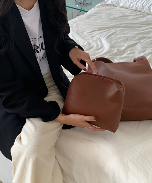 ECLIN（エクラン）の「フェイクレザー ワイドベルト ショルダーバッグ（ ポーチ付）（ショルダーバッグ・レディース・ブラック/ブラウン・FREE）」の13枚目の写真