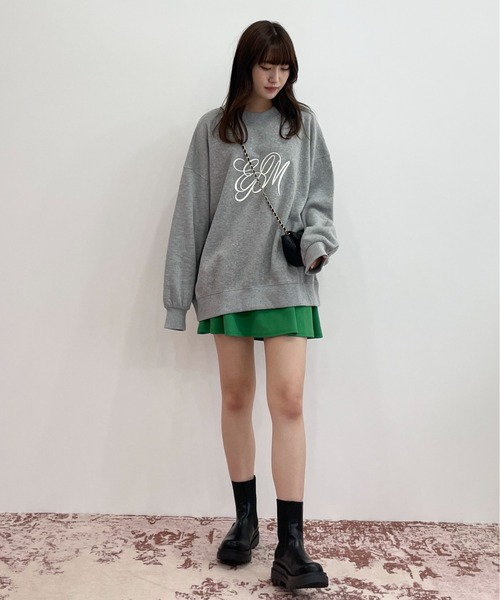 EPIMI E'PIMMY（エピミエピミー）の「【ユニセックス】エンボスシシュウロゴオーバースウェット（スウェット・レディース・ブラック/オフホワイト/杢グレー・MEDIUM）」の10枚目の写真