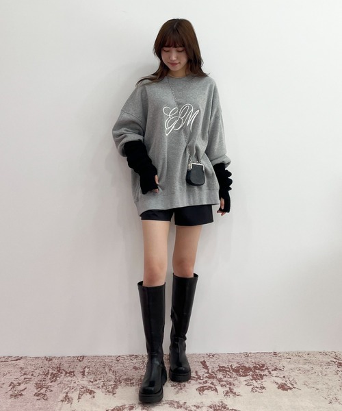 EPIMI E'PIMMY（エピミエピミー）の「【ユニセックス】エンボスシシュウロゴオーバースウェット（スウェット・レディース・ブラック/オフホワイト/杢グレー・MEDIUM）」の12枚目の写真